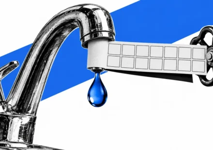 Кран с каплей воды и календарь на четырнадцать дней